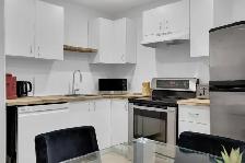 Bright Furnished Room| Private Balcony|Metro Frontenac| From$850 - Photo 11
