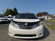 2017 Toyota Sienna 5dr XLE 7-Pass AWD - Photo 4