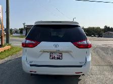 2017 Toyota Sienna 5dr XLE 7-Pass AWD - Photo 8