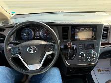 2017 Toyota Sienna 5dr XLE 7-Pass AWD - Photo 29