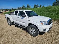 2015 Toyota Tacoma - Photo 2