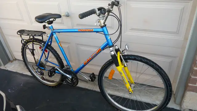 Men Mountain Bicycle