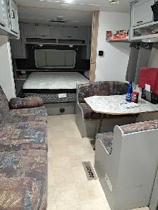 travel trailer for rent - Photo 4