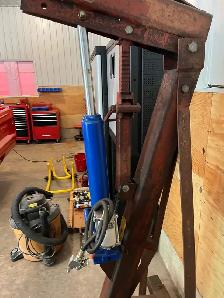 Carolina heavy duty 8 tonne engine hoist - Photo 3