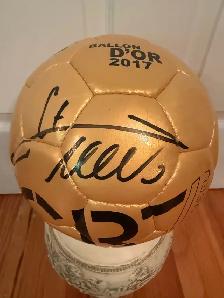 signed Cristiano Ronaldo ball - Photo 2