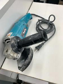 Makita 9005B 5" Angle Grinder