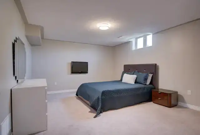 Large Furnished Room – 15 Mins to McMaster / Female Only ($850)