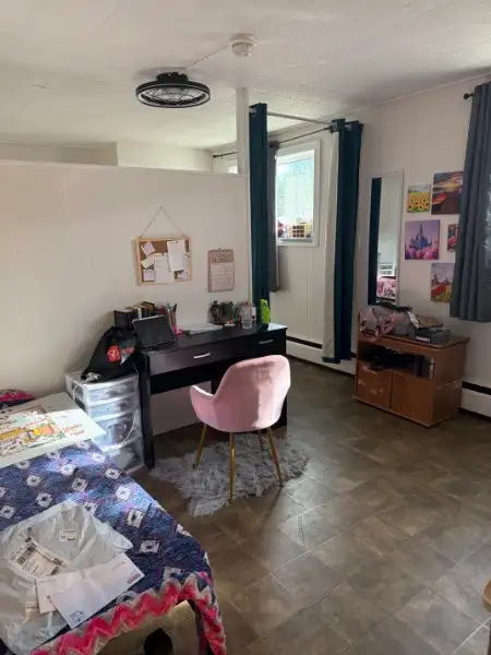 Bachelor Unit Available