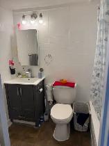 Bachelor Unit Available - Photo 4