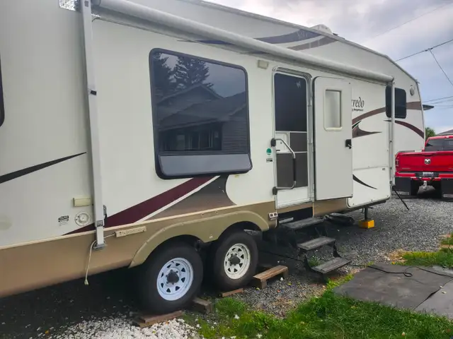 FIFTH WHEEL FOR SALE