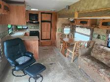 FIFTH WHEEL FOR SALE - Photo 5