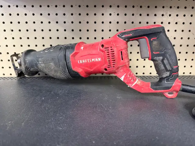 Craftsman CMES300 Reciprocating Saw