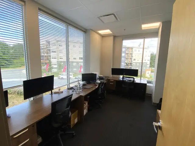 Spacious corner office package