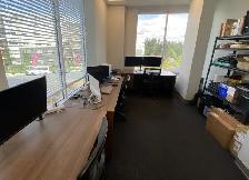 Spacious corner office package - Photo 3
