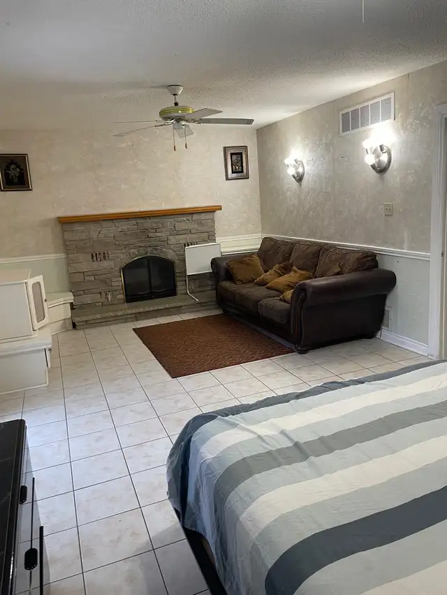 Fully furnished BACHELOR/STUDIO APARTMEN by to Downtown Brampton