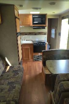 travel trailer - Photo 5