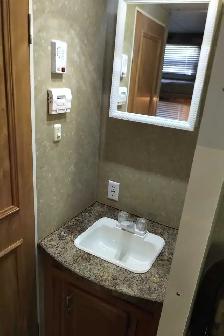 travel trailer - Photo 8