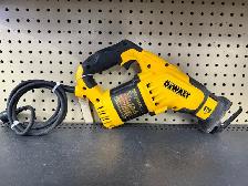 DeWalt DWE357 VS Reciprocating Saw