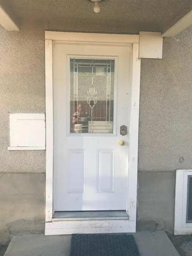 Private Spacious and Quiet 2Bdrm Main Floor Suite For Rent