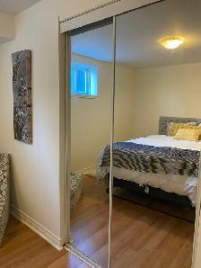 Two Bedrooms Fully Furnished Basement - Photo 2