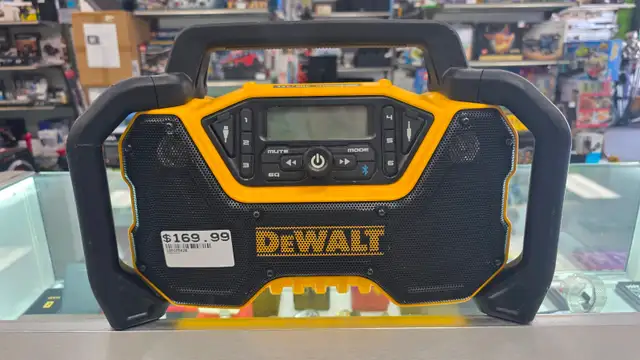 DEWALT 12v/20v Jobsite Bluetooth Radio