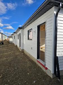 NOW HIRING: HOURLY Siding Installers - Photo 2