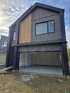 NOW HIRING: HOURLY Siding Installers - Photo 3