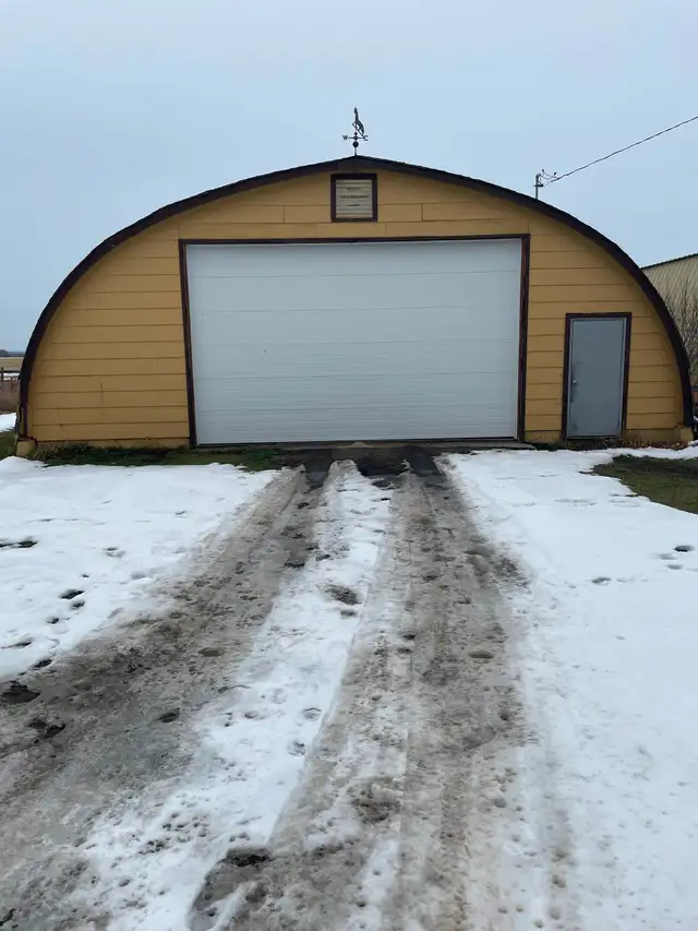 40sqft by 64sqft 2560sqft Heated Quonset For Lease