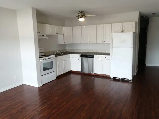 SPACIOUS – RENOVATED – PET FRIENDLY