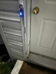 STORM door Installs installation, fix closing. Repair a Cracked - Photo 5