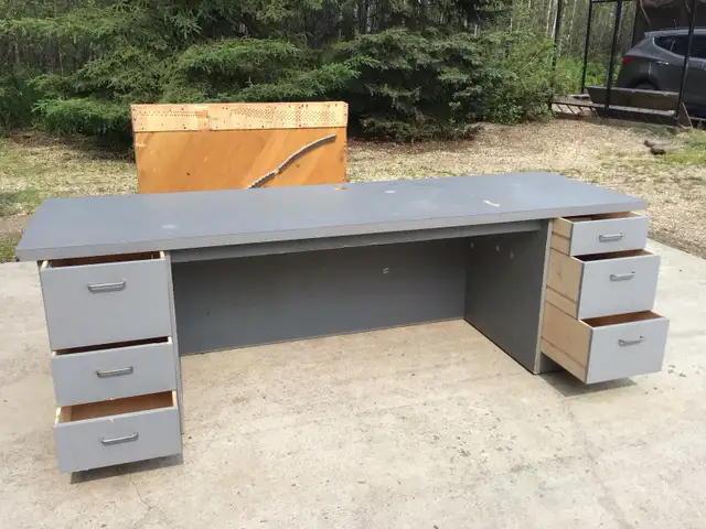 SHOP BENCH/DESK