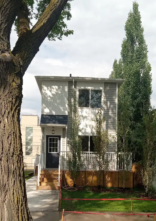 Brand-new home in Central Edmonton - Call Pat at 825-419-6281