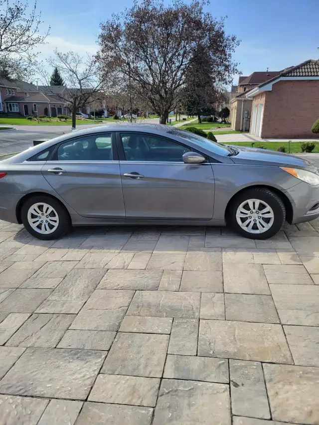 2012 Hyundai Sonata GL – 155,000 km (One Senior Owner)