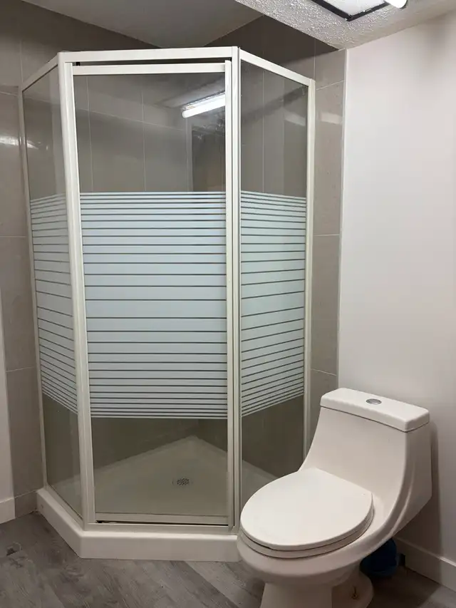 2 Bedroom Basement Suite – Separate Entrance – Available Now!
