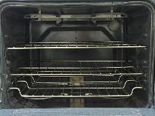 Reconditioned Whirlpool Glass Top Stove YWFE505WJZ1 (S4307) $555 - Photo 4