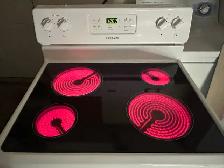 self Clean  Flat Top Stove. Clean & Works Perfectly Fine… - Photo 2