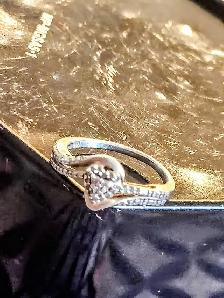 White 14k Gold Heart Diamond Ring