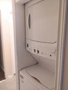 1 bright upstairs Master room- 3 min walk to UOIT in north Oshaw - Photo 7
