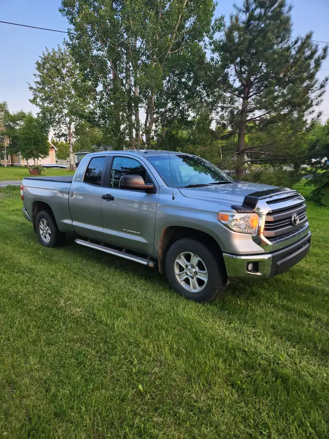 2014 Toyota Tundra SR5  double cab 4x4