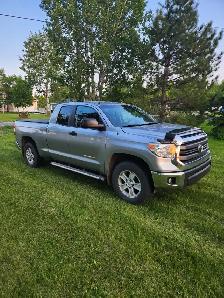 2014 Toyota Tundra SR5  double cab 4x4