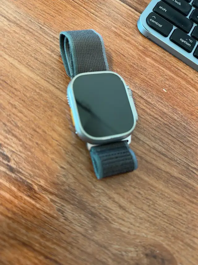 Apple Watch Ultra 49mm Titanium – Excellent Condition – GPS   Ce