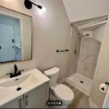 Bachelor Apartment Aug 1 - Photo 4