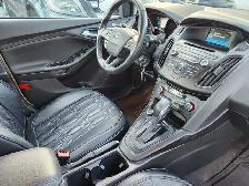 2017 Ford Focus SE - Photo 2