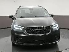 2025 Chrysler Pacifica Limited Leather, Sunroof, Captains Chairs - Photo 2