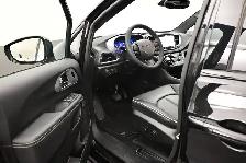 2025 Chrysler Pacifica Limited Leather, Sunroof, Captains Chairs - Photo 14