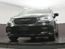2025 Chrysler Pacifica Limited Leather, Sunroof, Captains Chairs - Photo 41