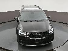 2025 Chrysler Pacifica Limited Leather, Sunroof, Captains Chairs - Photo 47