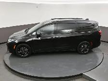 2025 Chrysler Pacifica Limited Leather, Sunroof, Captains Chairs - Photo 49