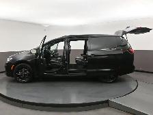 2025 Chrysler Pacifica Limited Leather, Sunroof, Captains Chairs - Photo 58