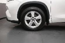 2023 Toyota Highlander LE AWD, HEATED SEATS, BACKUP CAMERA & MOR - Photo 12